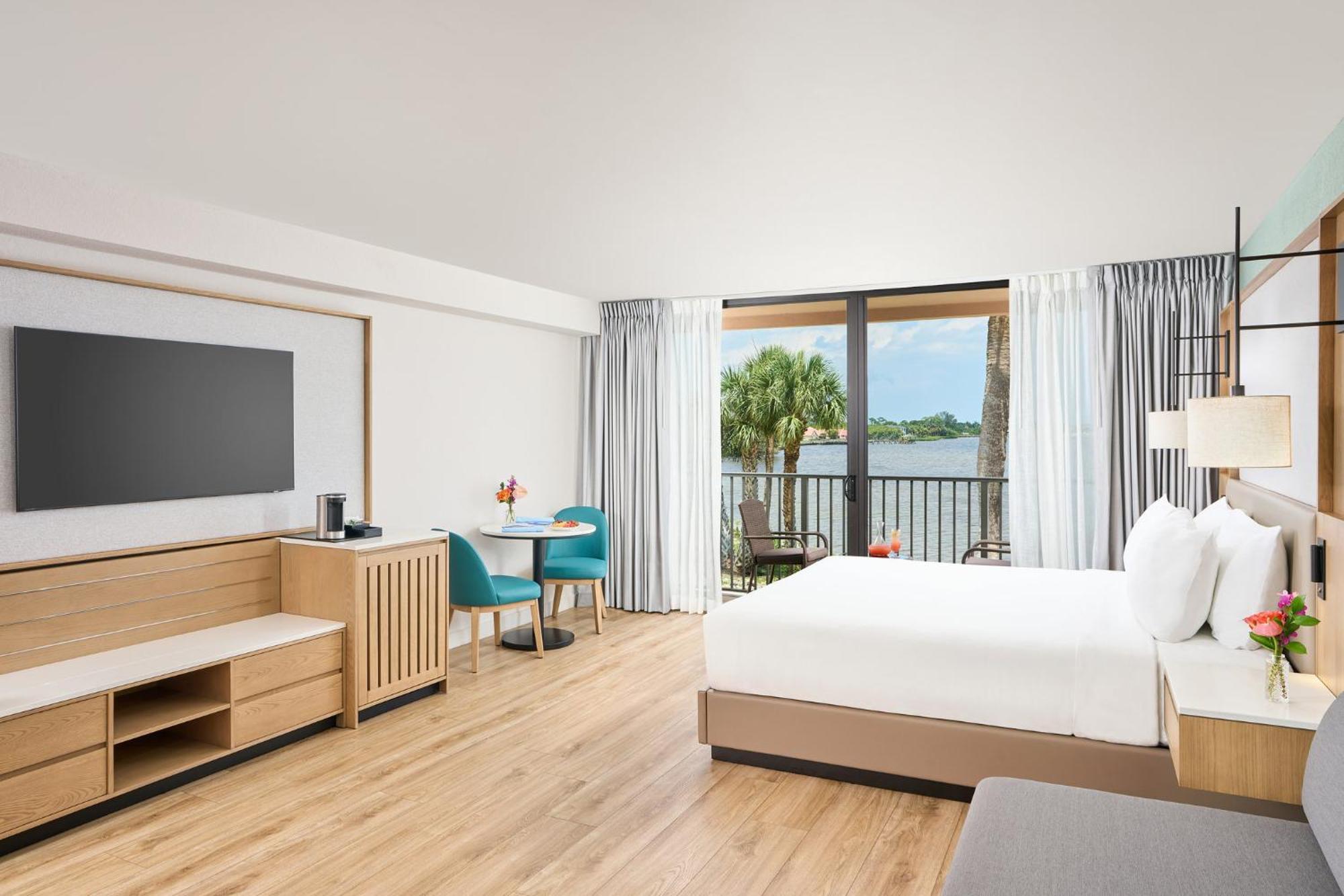 Standard King Room Water View
