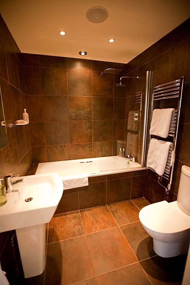 Double Room Private Bathroom