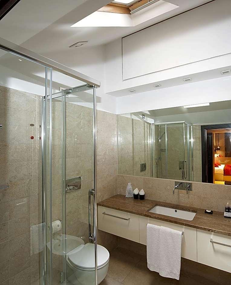 One-Bedroom Apartment Annex