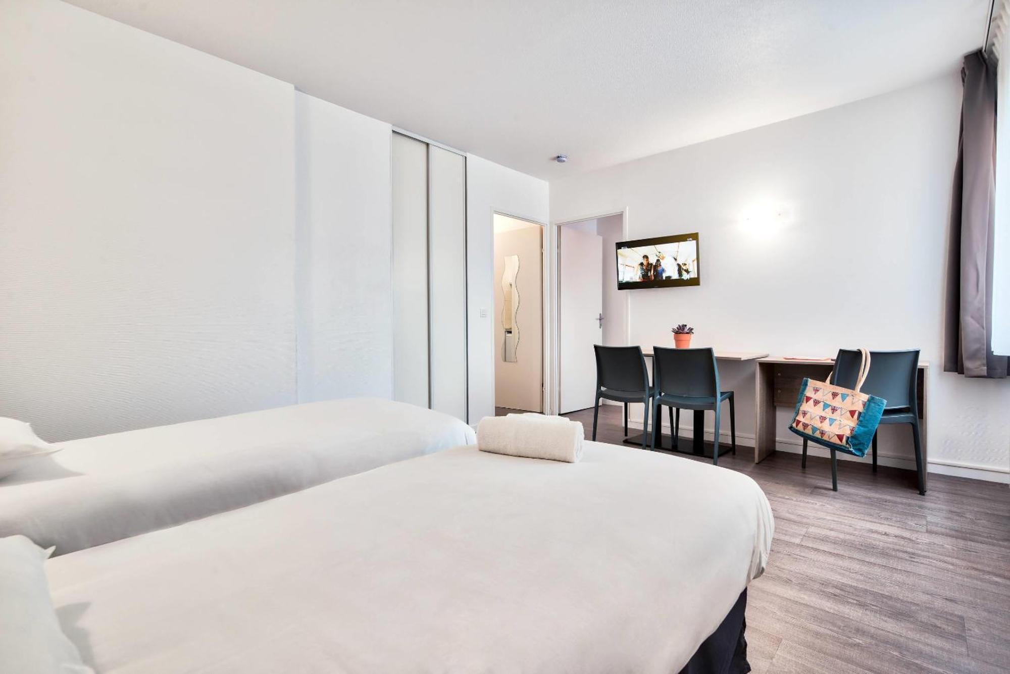 Superior One-Bedroom Apartment