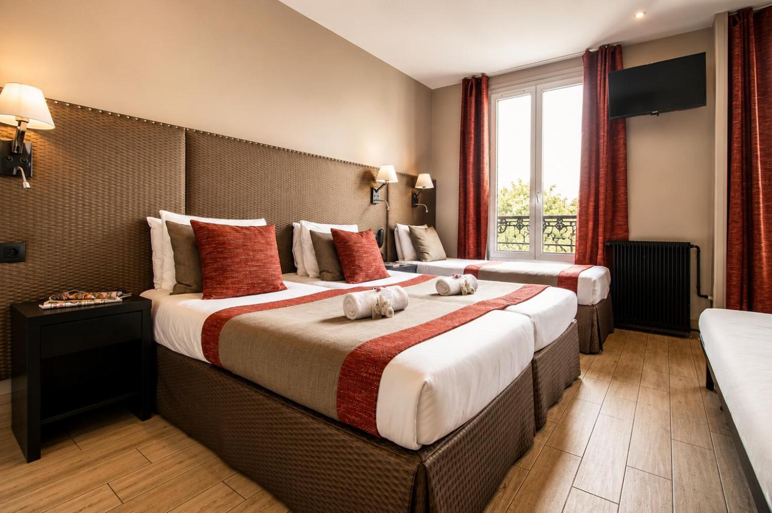 Quintuple Room