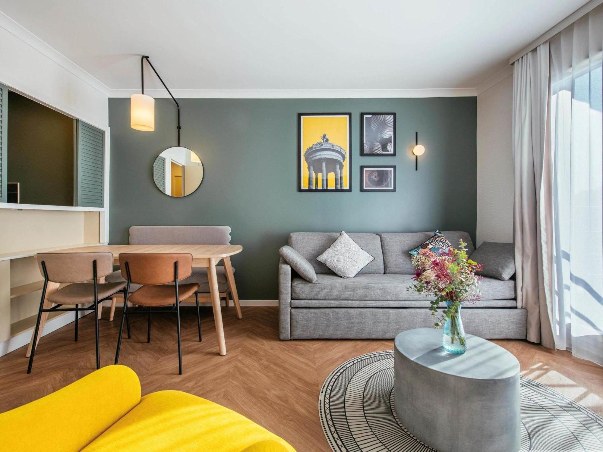 One-Bedroom Apartment