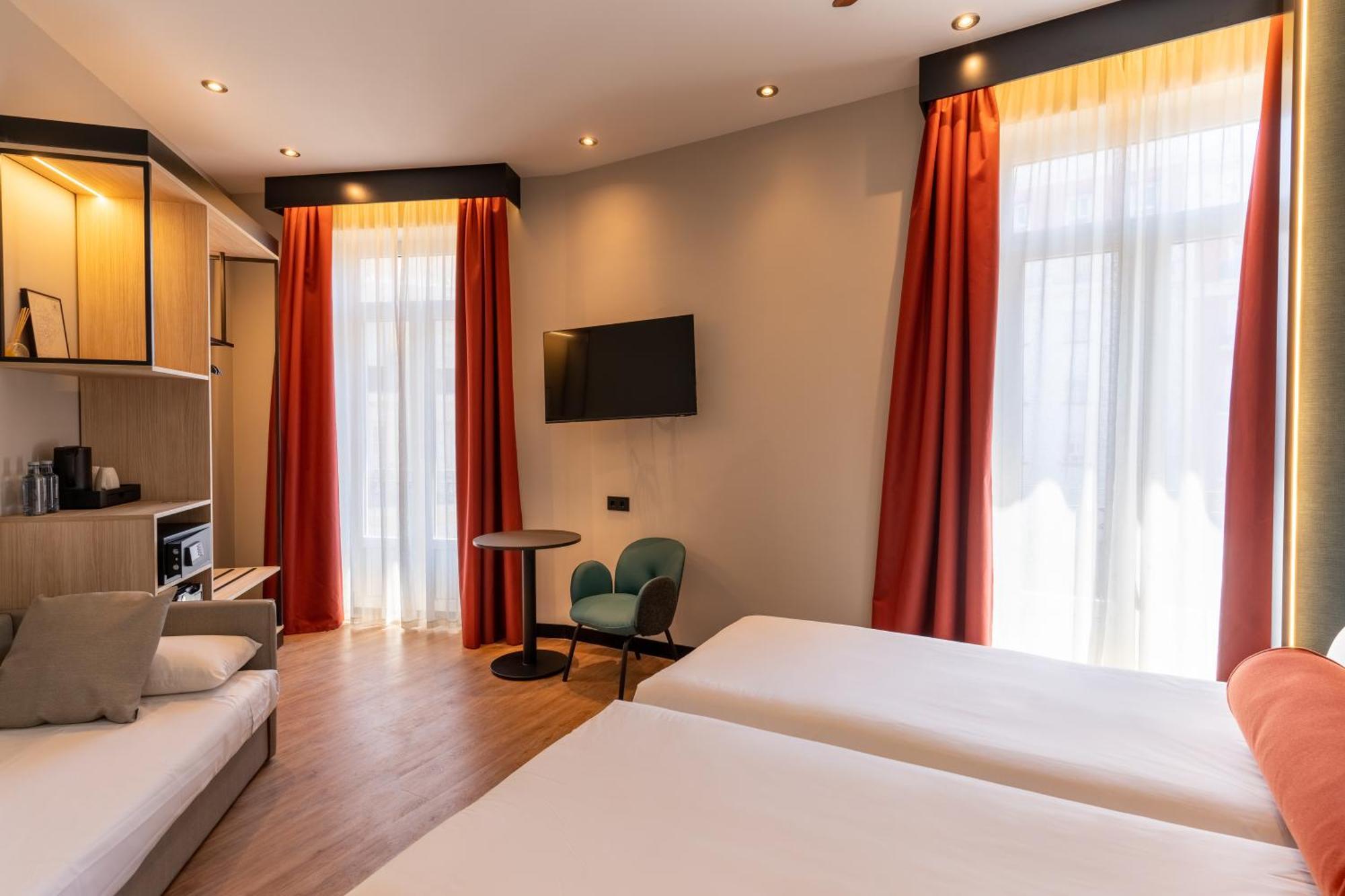 Triple Room