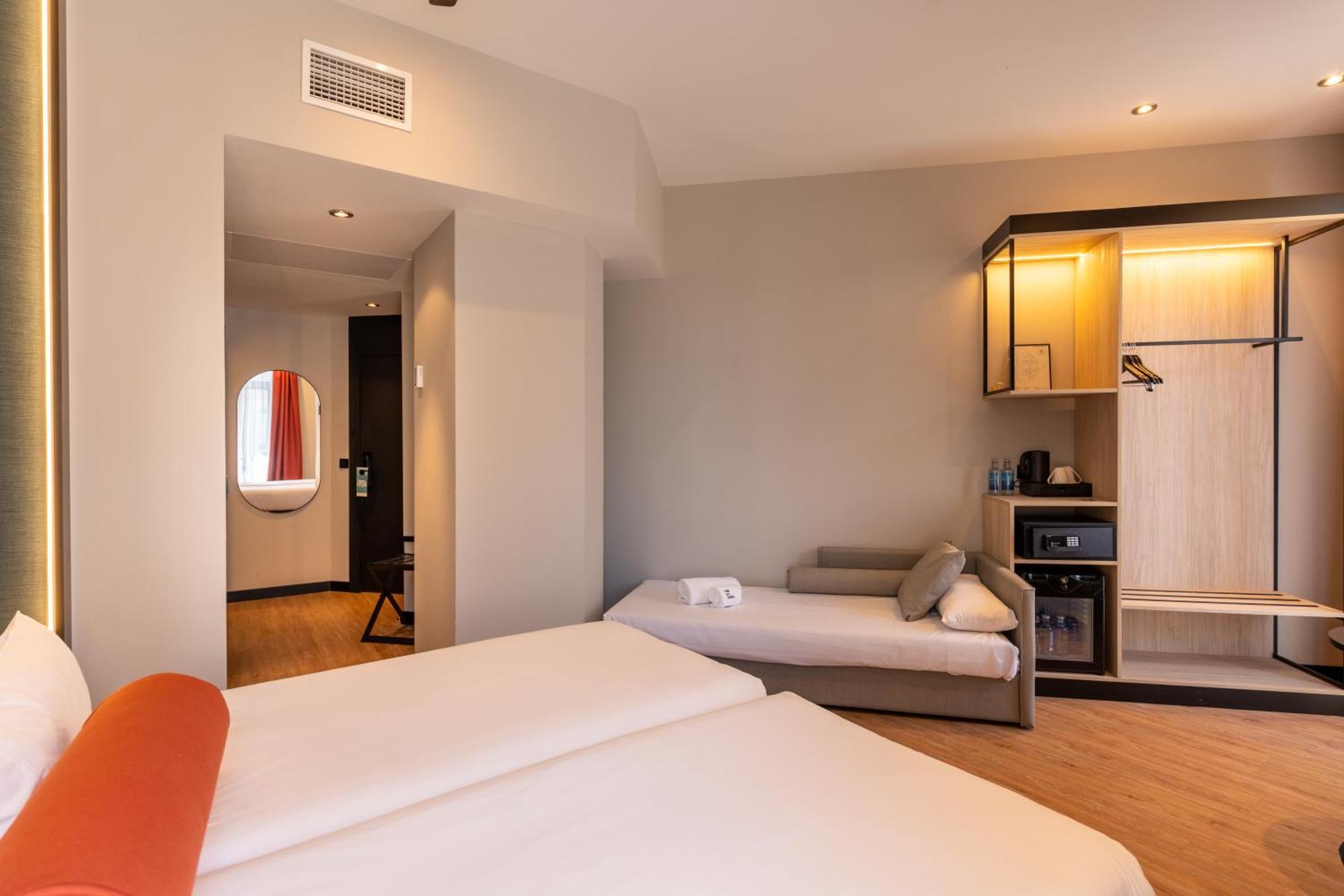 Triple Room