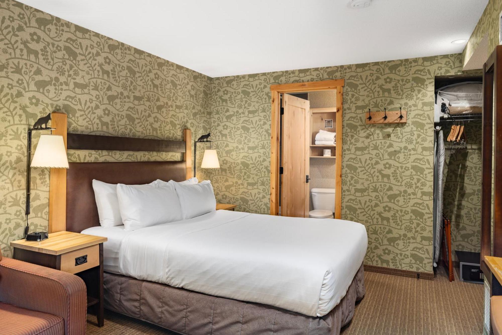 Queen Room