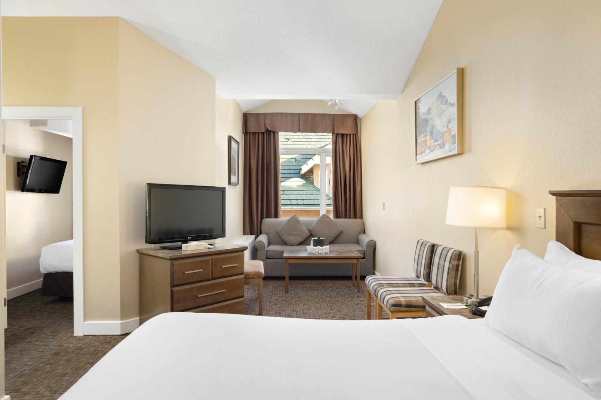 Superior 2 Bedroom Suite 2 Queen