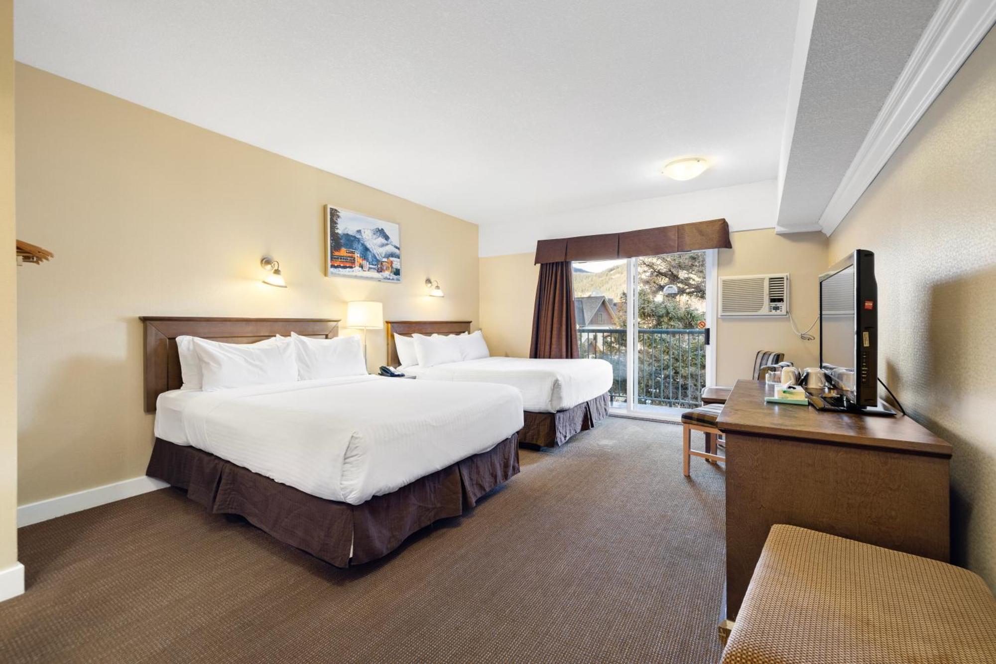 Superior 2 Queen Room Balcony