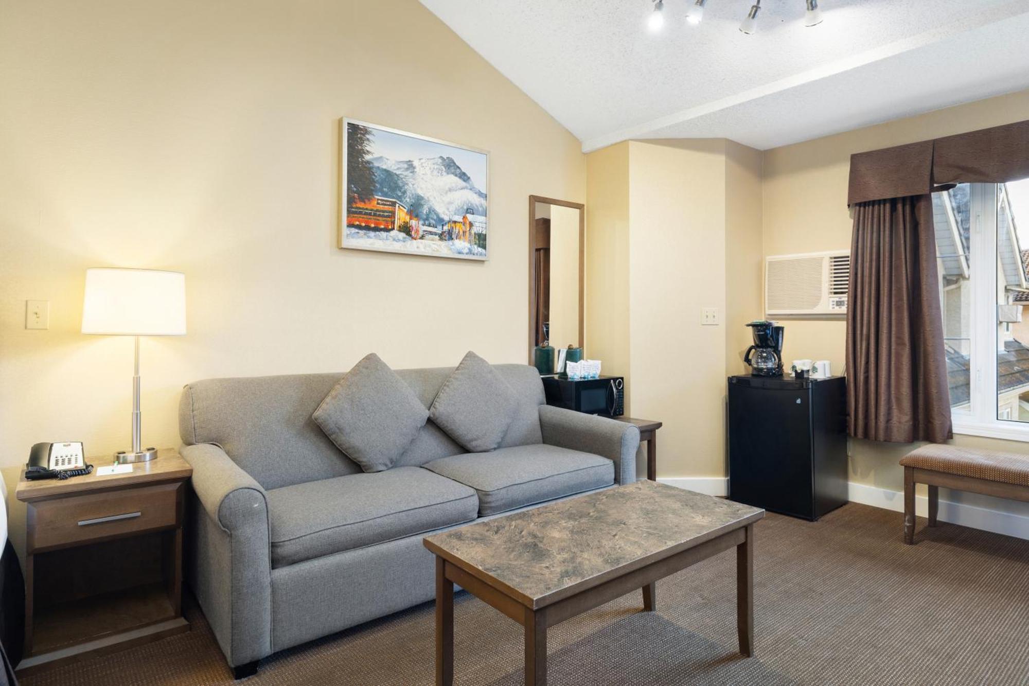 Superior 2 Queen Room Sofa