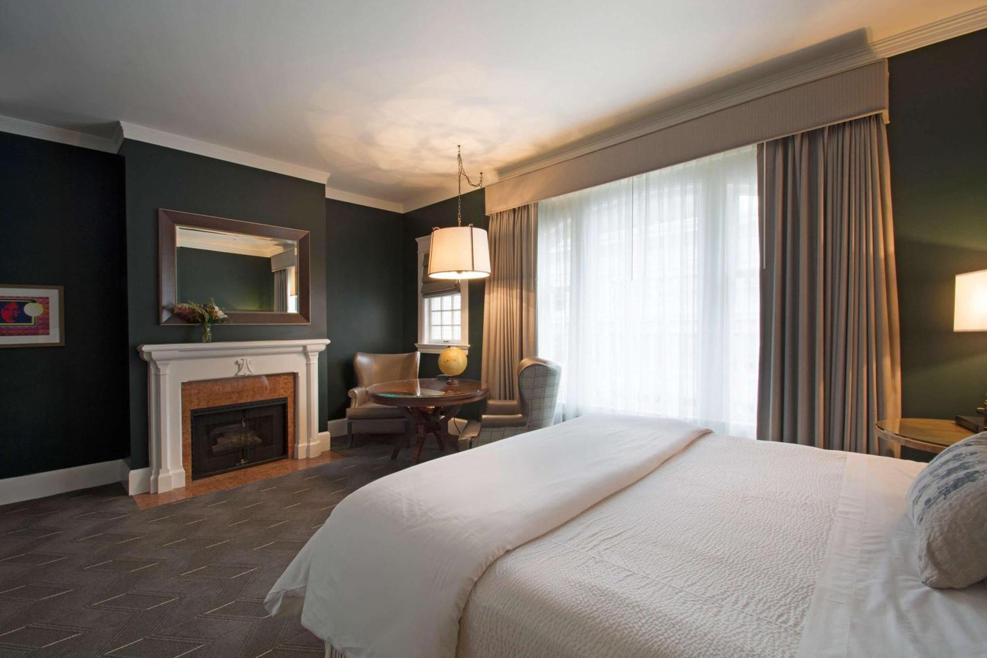 Premier King Room