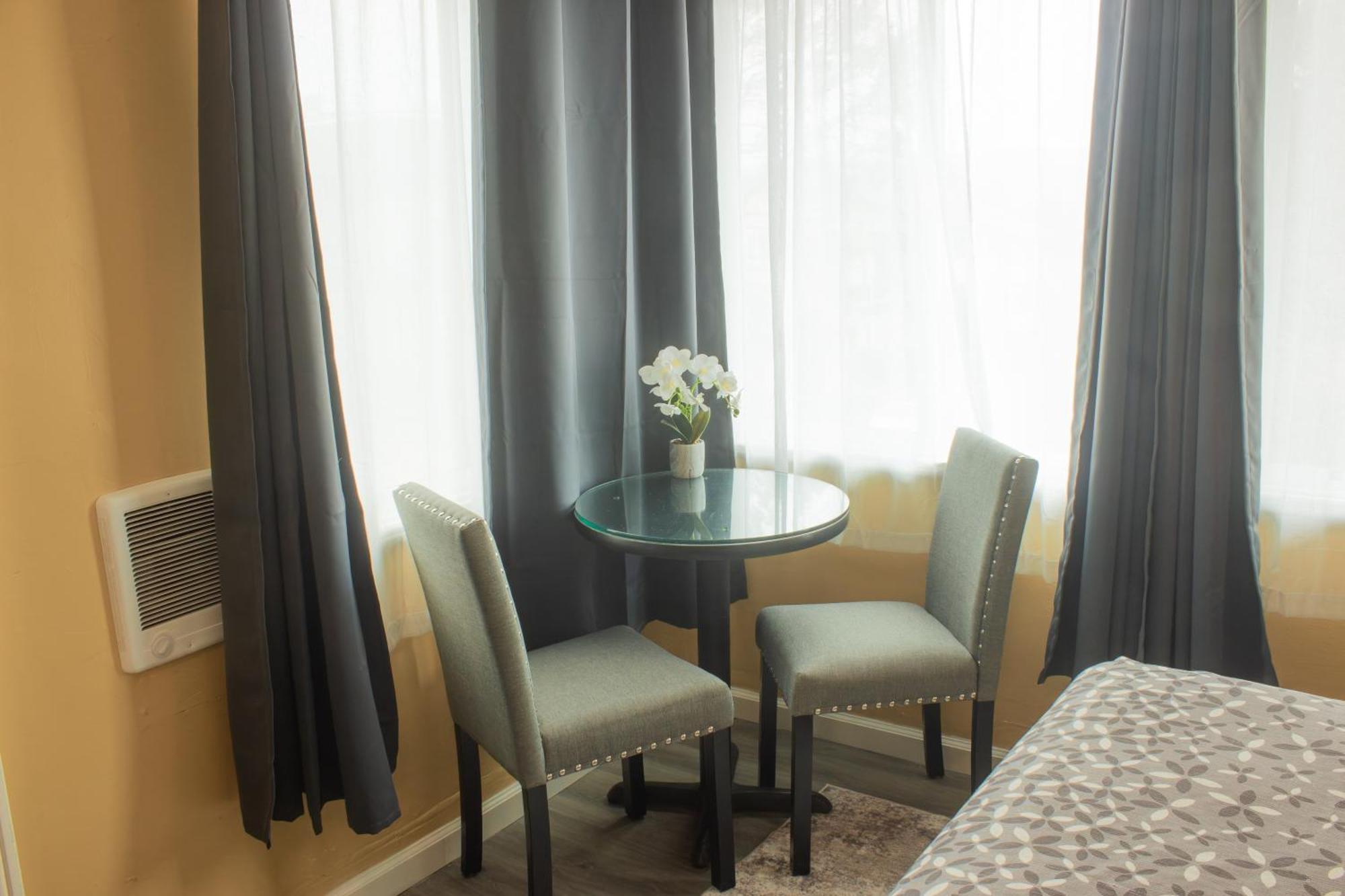 Queen Room Two Queen Beds