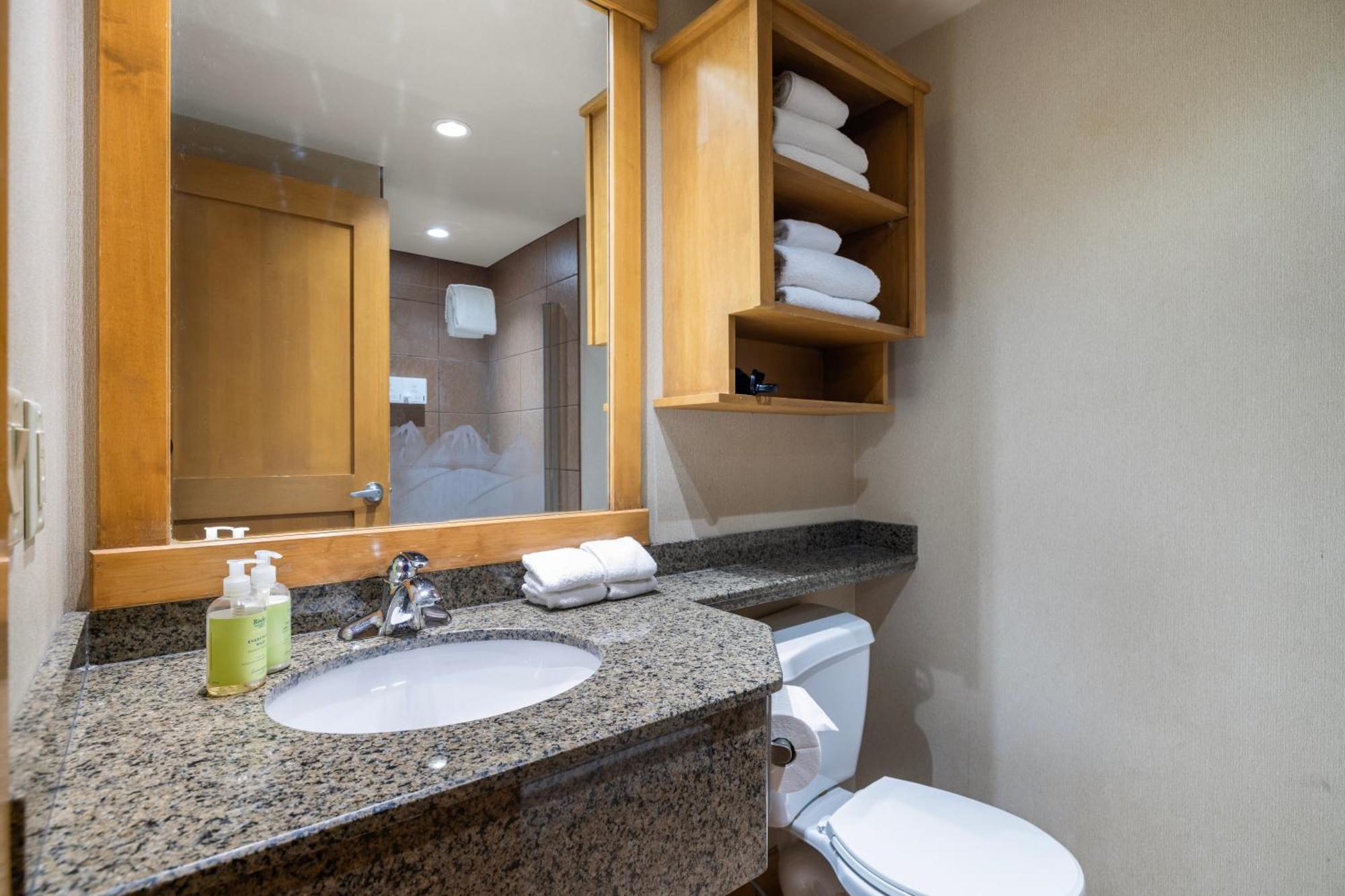 Premier Two-Bedroom Apartment Games Room Loft 3 Queens
