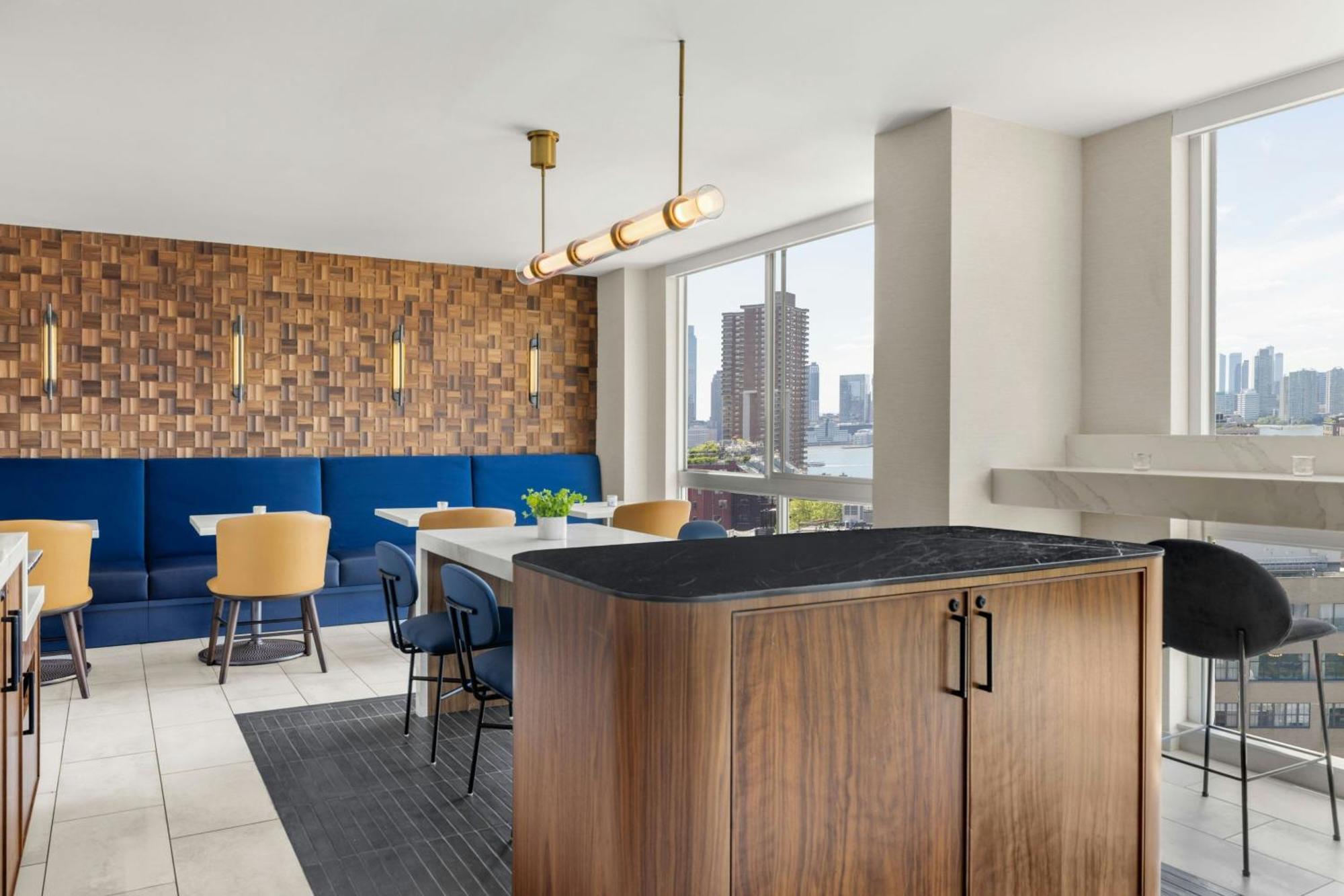 King Room Club Level
