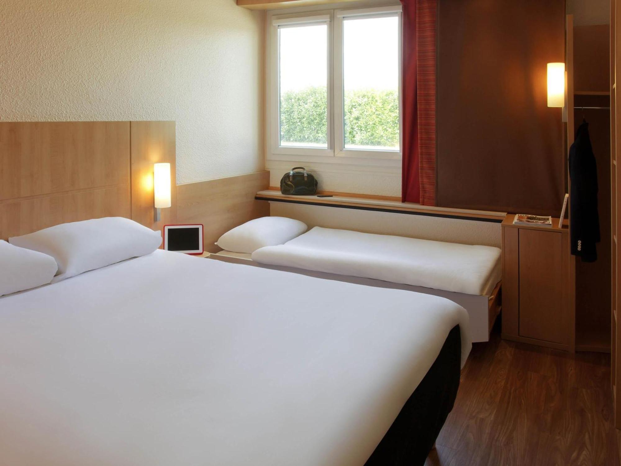 Standard Room One Double Bed One Single Bed one kid up to 12 year old