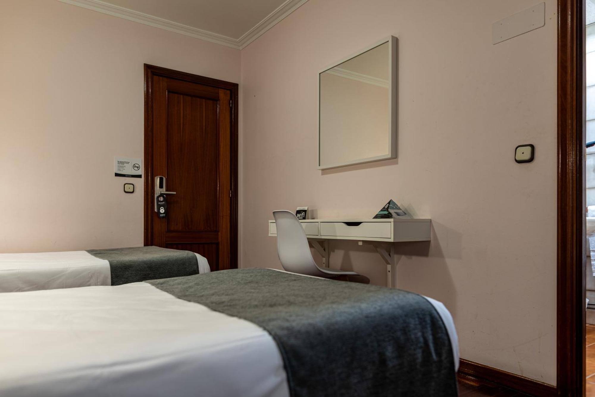 Double Room Two Twin Beds
