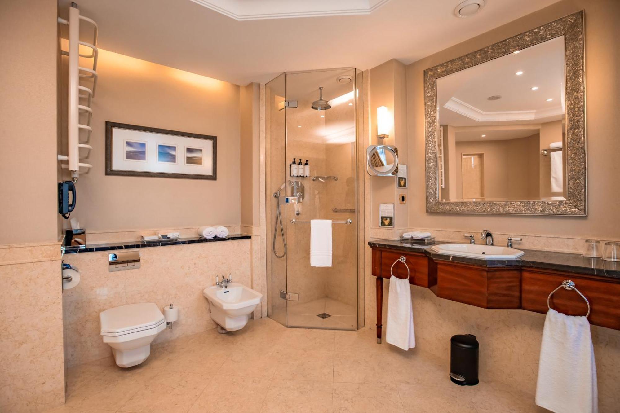 Junior King Suite City View