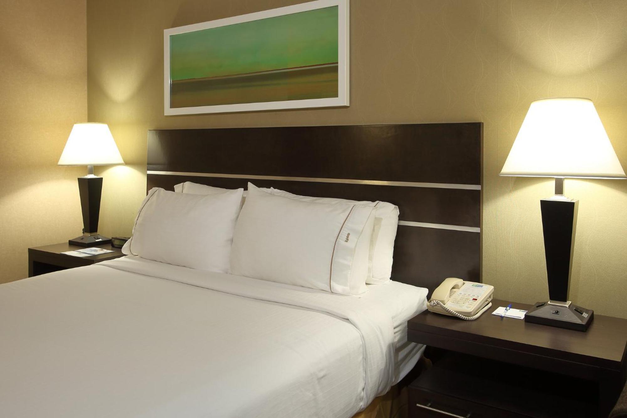 Standard King Room Sofa Bed