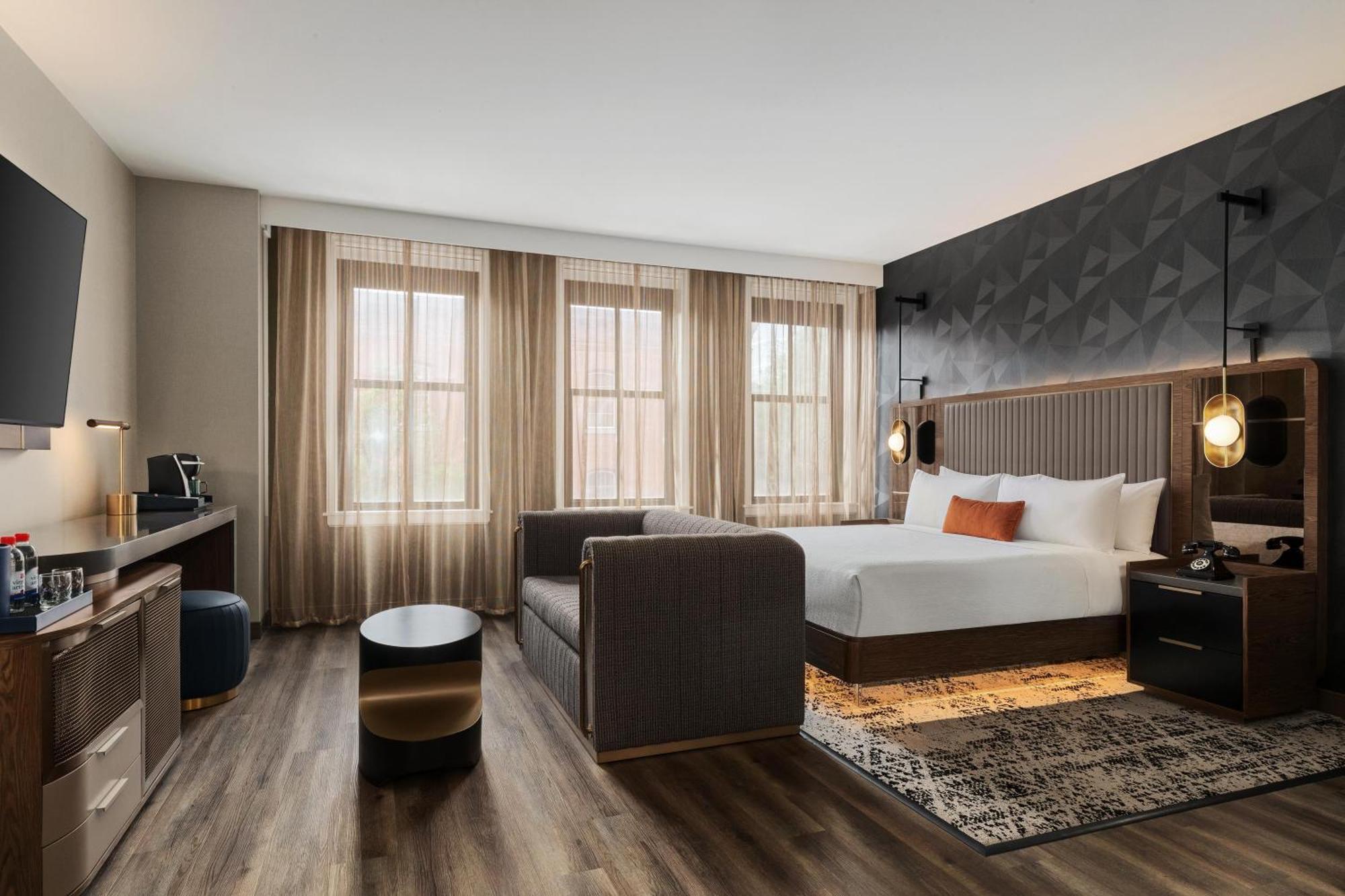 Deluxe King Room