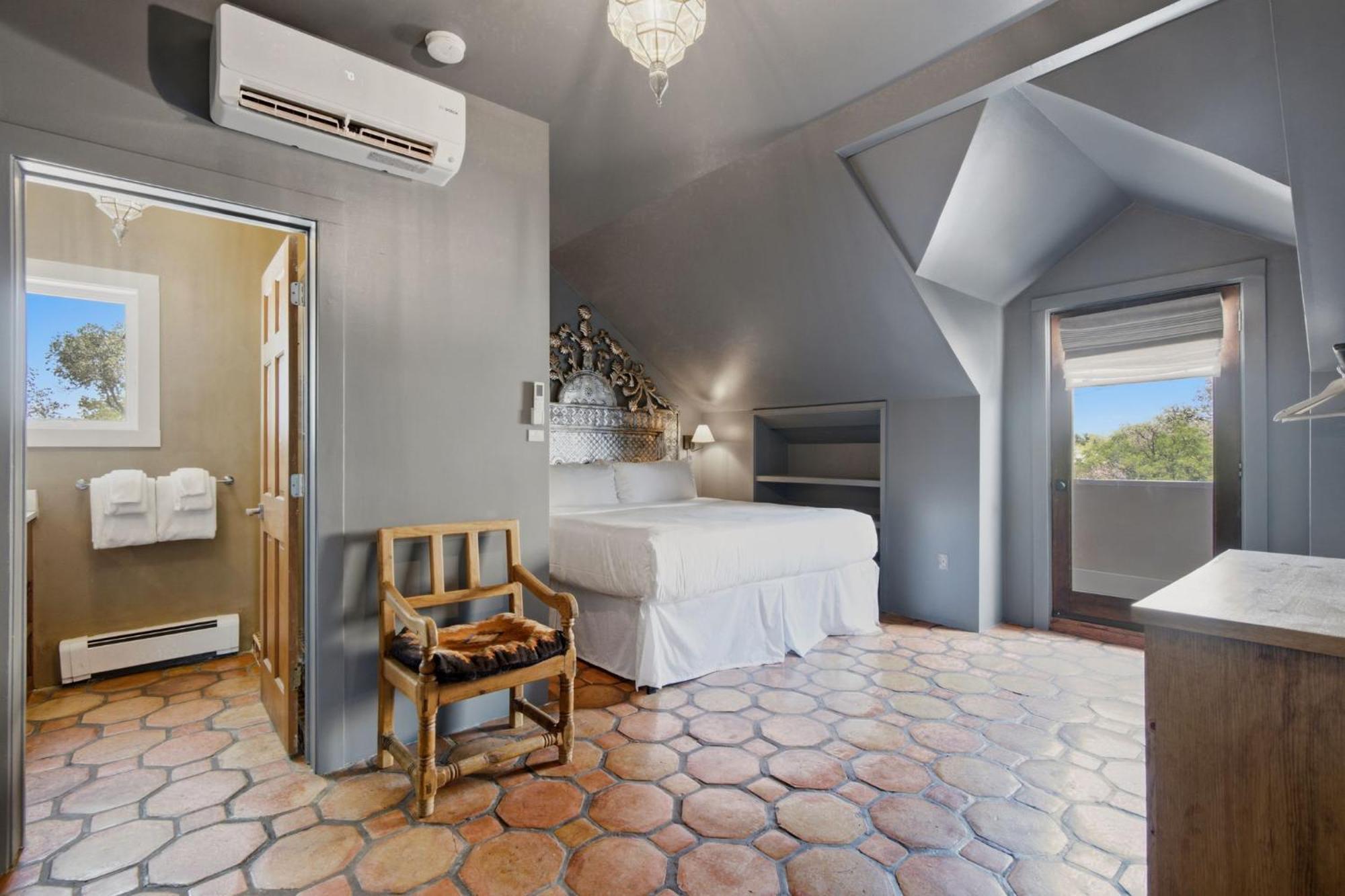 Standard Suite