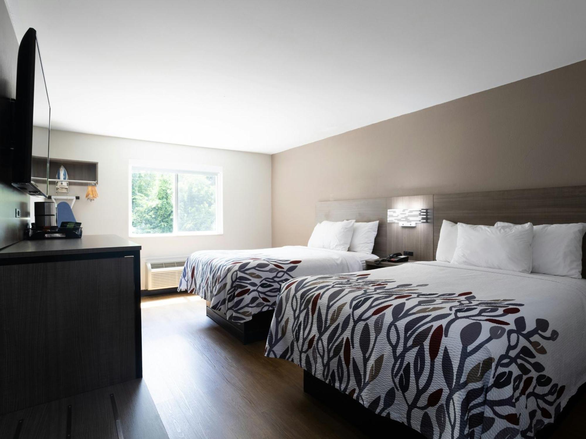 Deluxe Room Two Double Beds Smoke