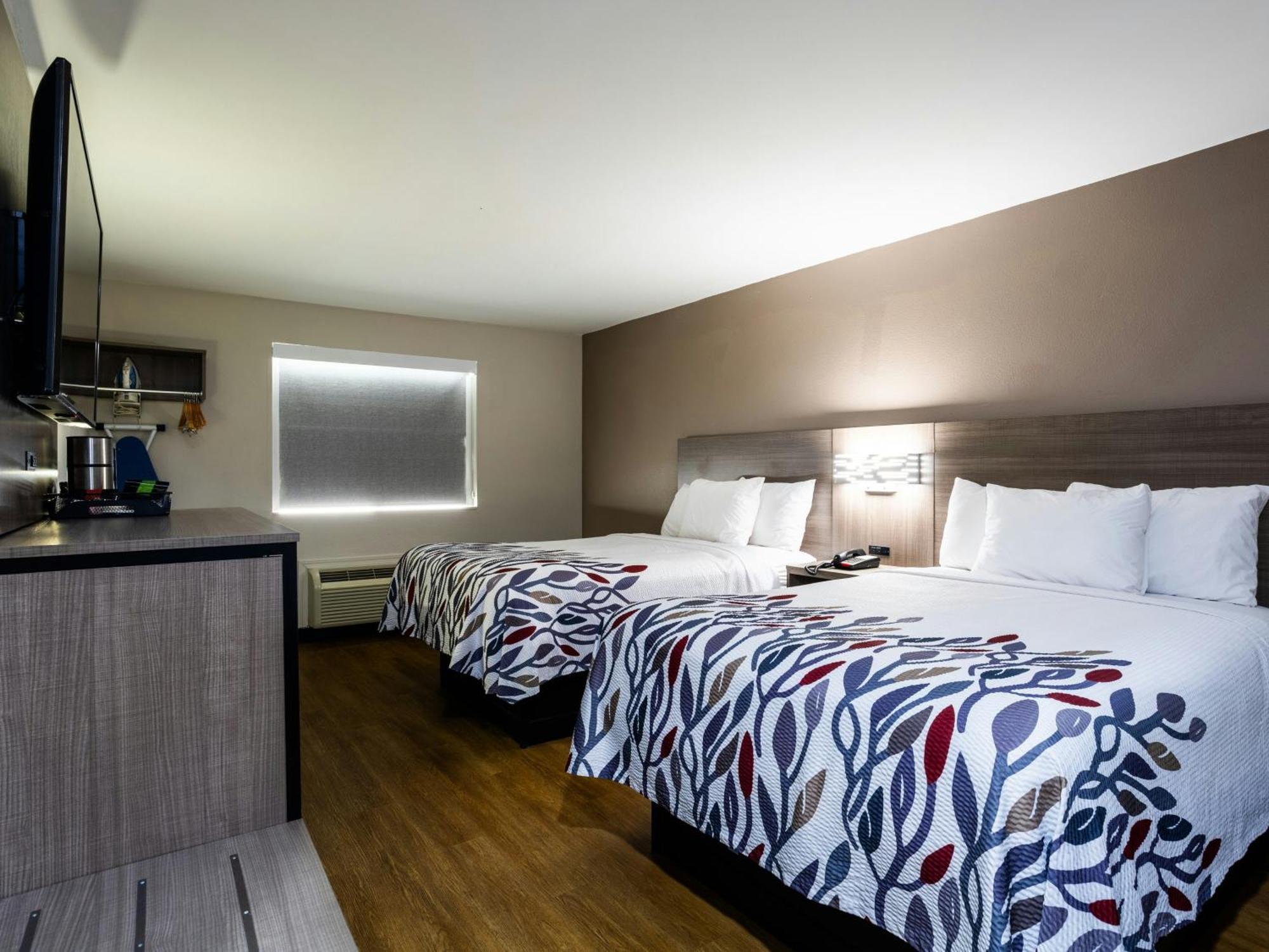 Deluxe Room Two Double Beds Smoke