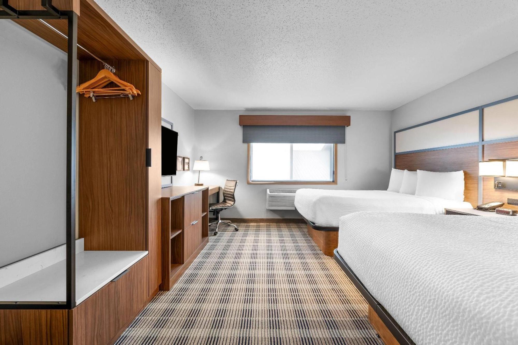 One Bedroom-2 Queen Beds Suite Second Floor Non-Smoking