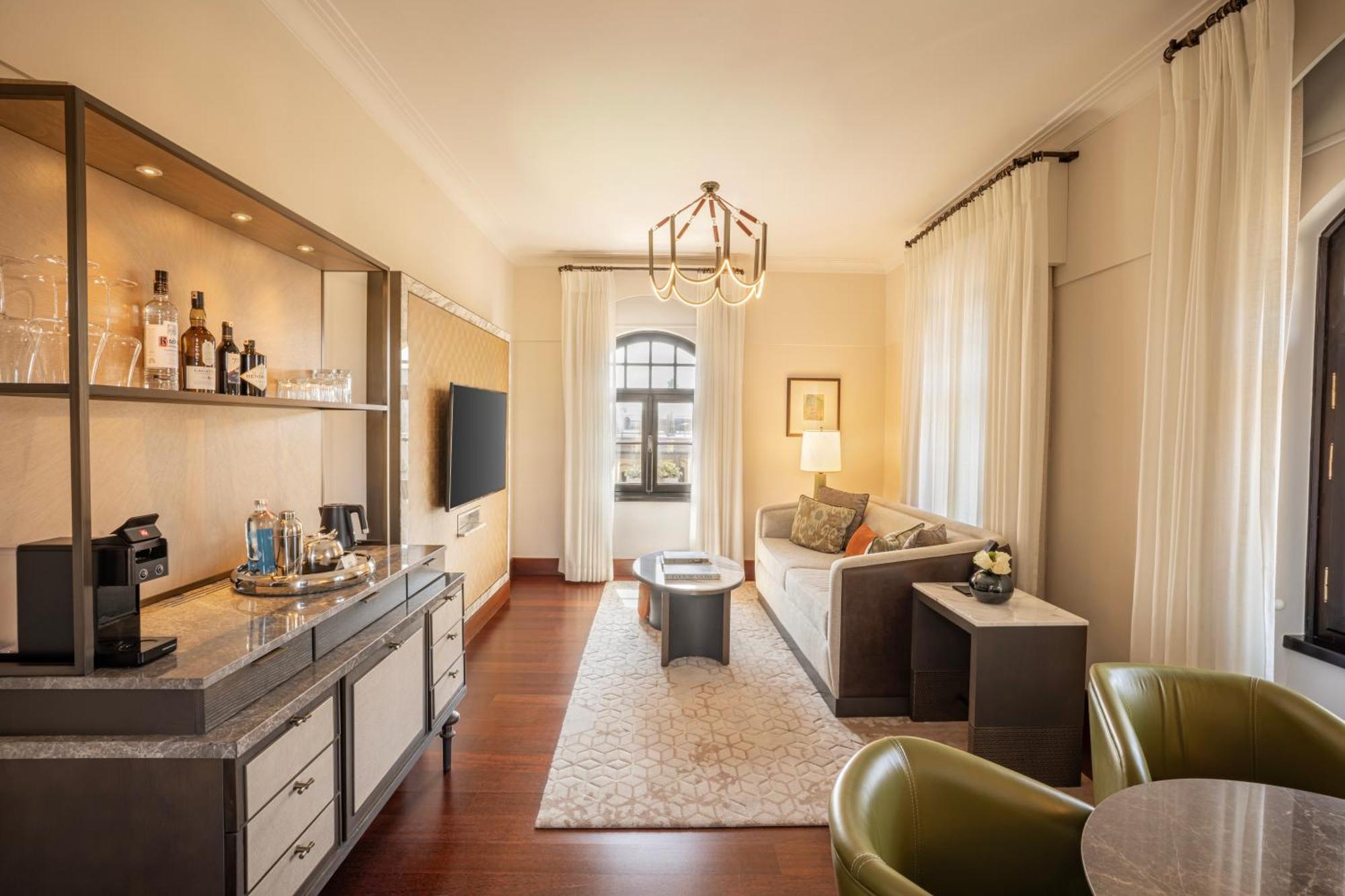 One-Bedroom King Suite