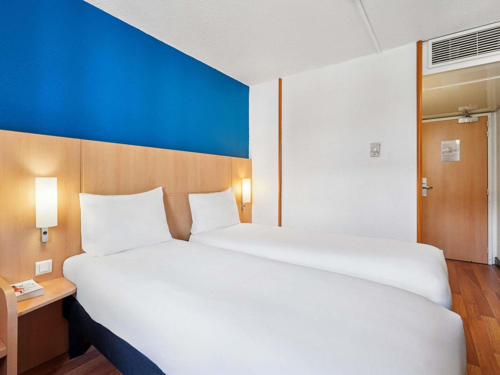 Standard Room Two Single Beds