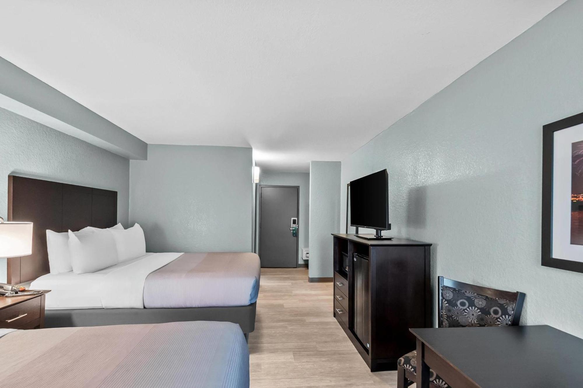 Deluxe Room Two Queen Beds Smoking