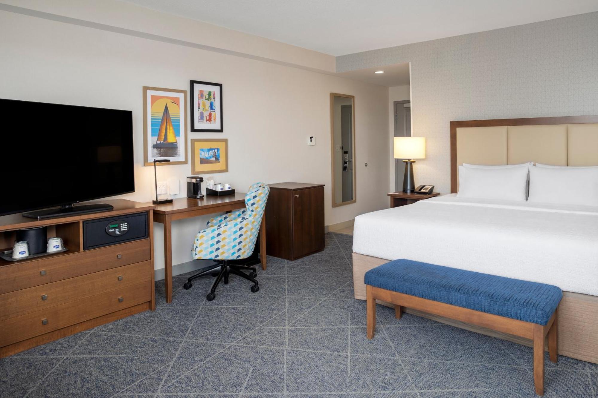 Corner King Room