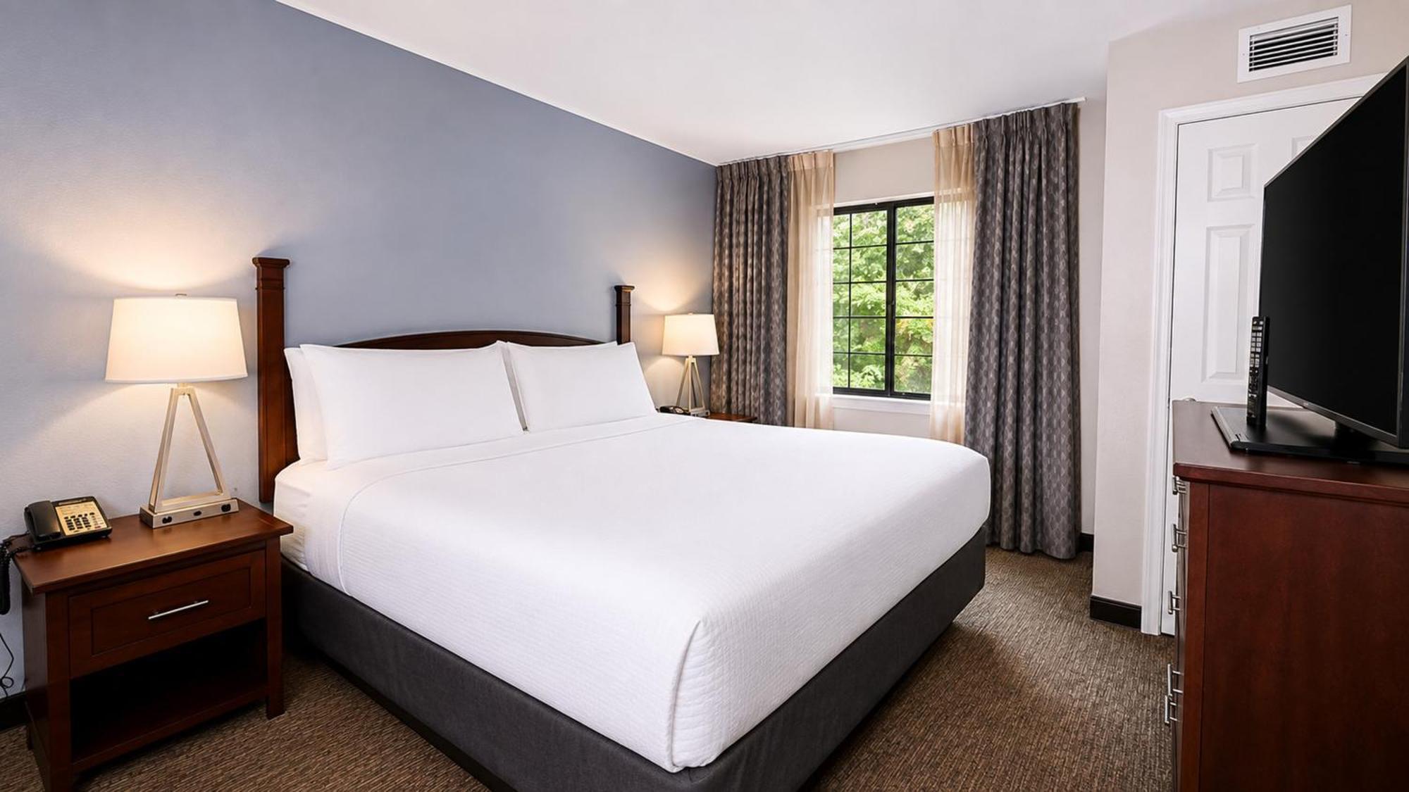 One-Bedroom King Suite