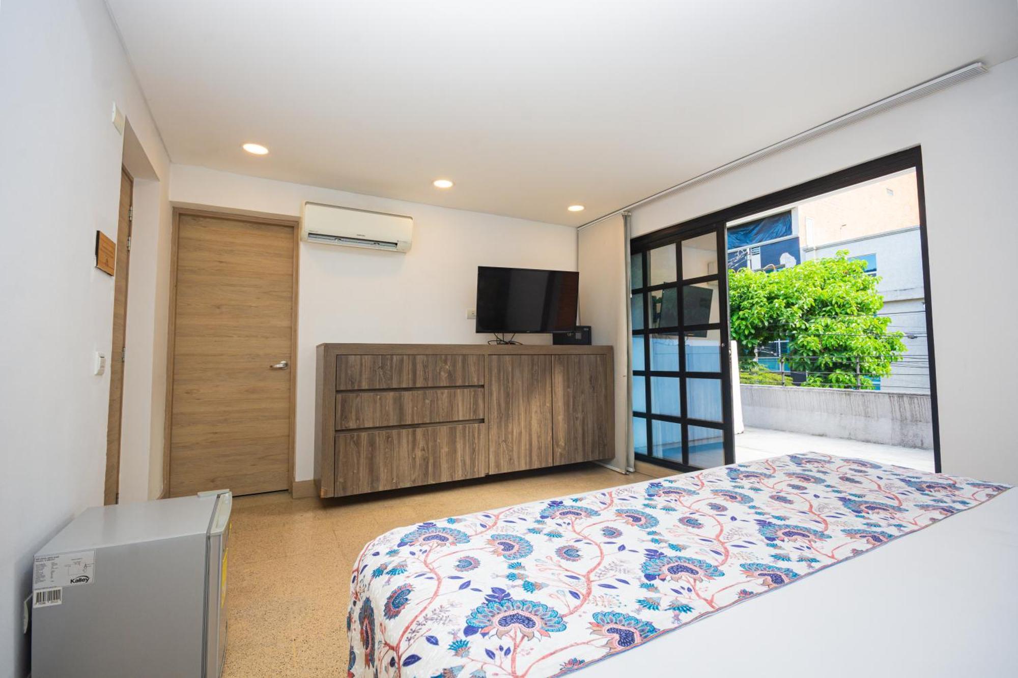 Deluxe King Room Patio