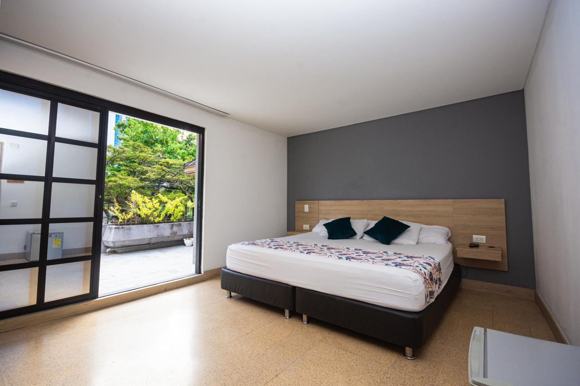 Deluxe King Room Patio