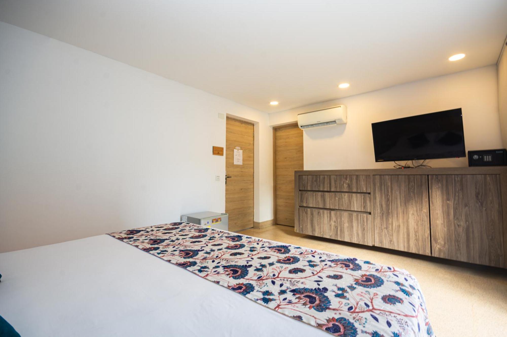 Deluxe King Room Patio