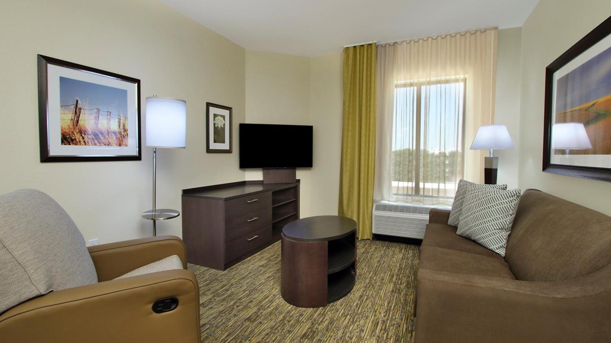 One-Bedroom King Suite