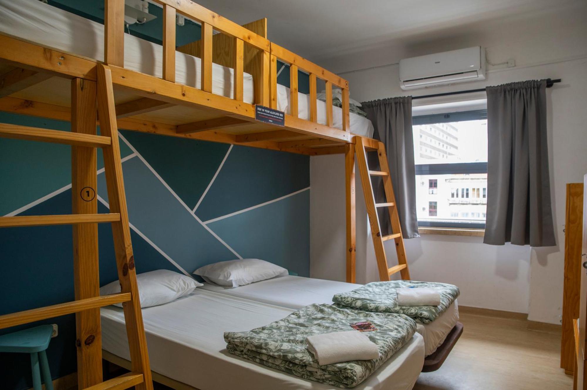 Bed 4-Bed Mixed Dormitory Room