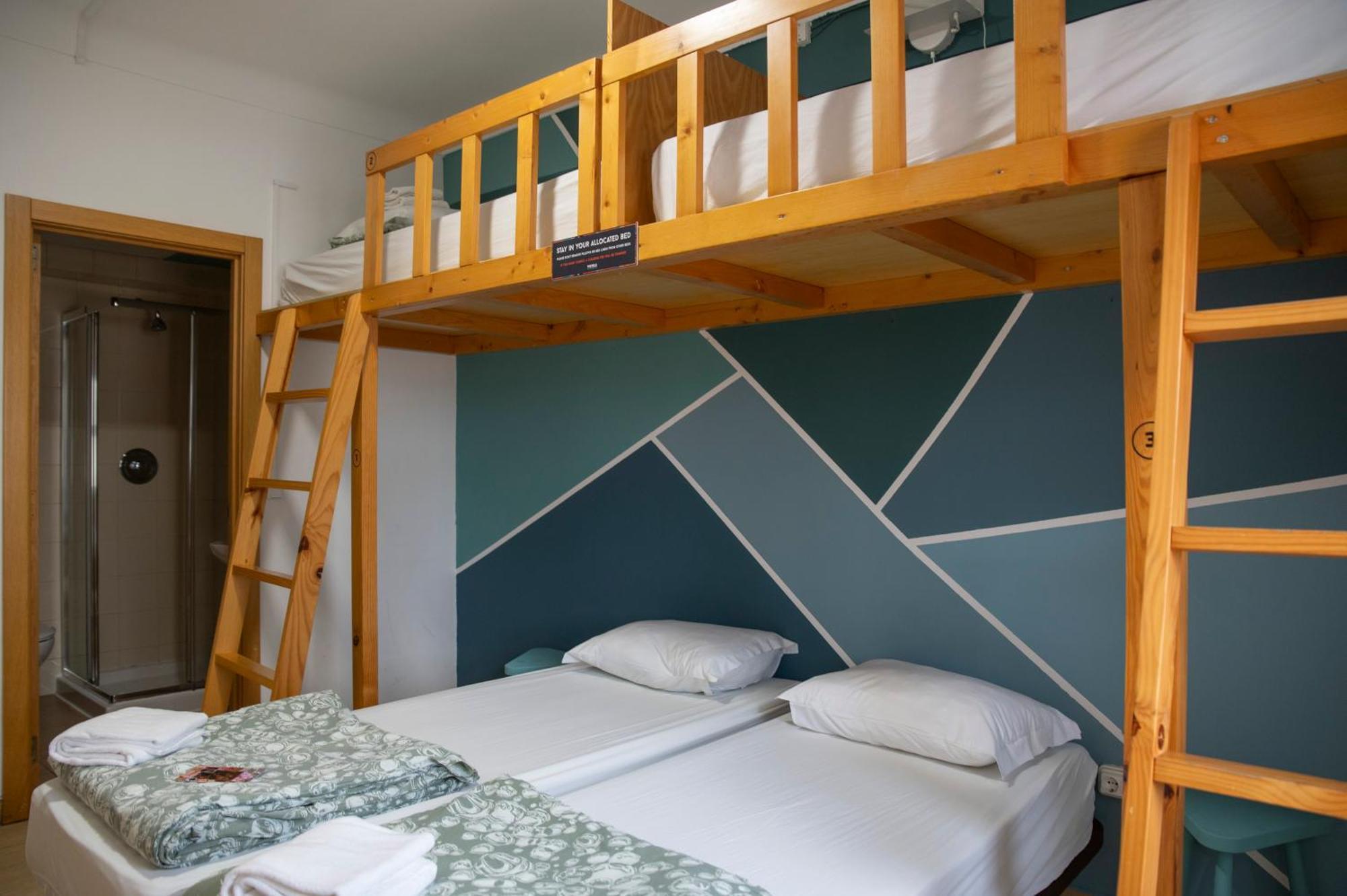 Bed 4-Bed Mixed Dormitory Room