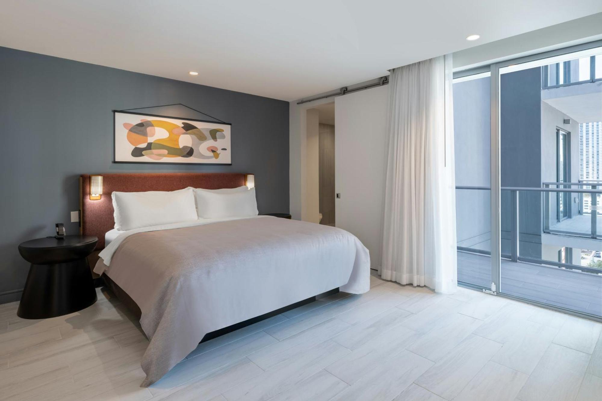One-Bedroom King Suite with Balcony