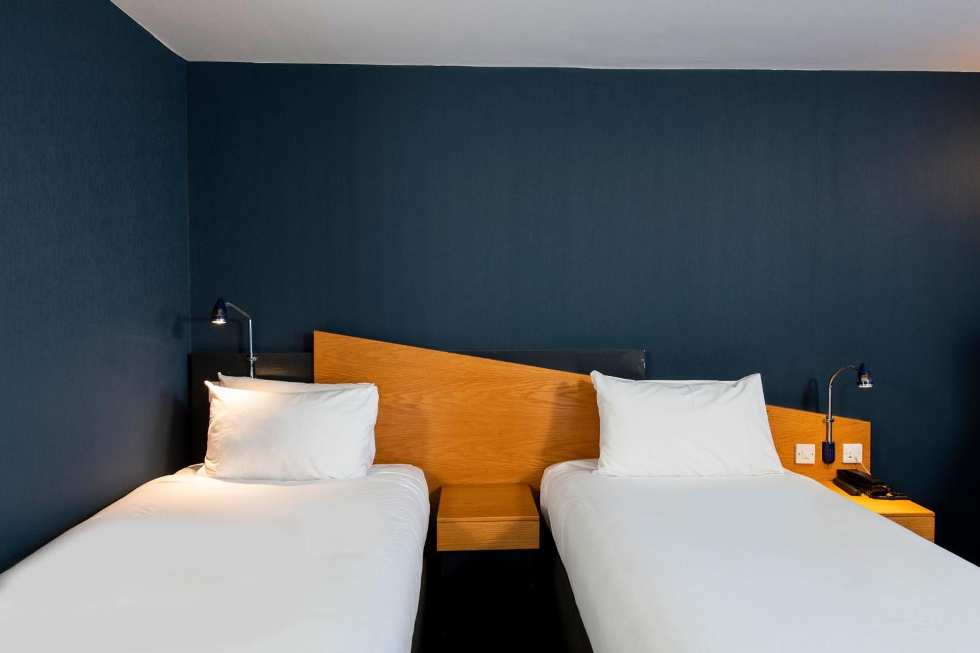 Standard Twin Room Hot