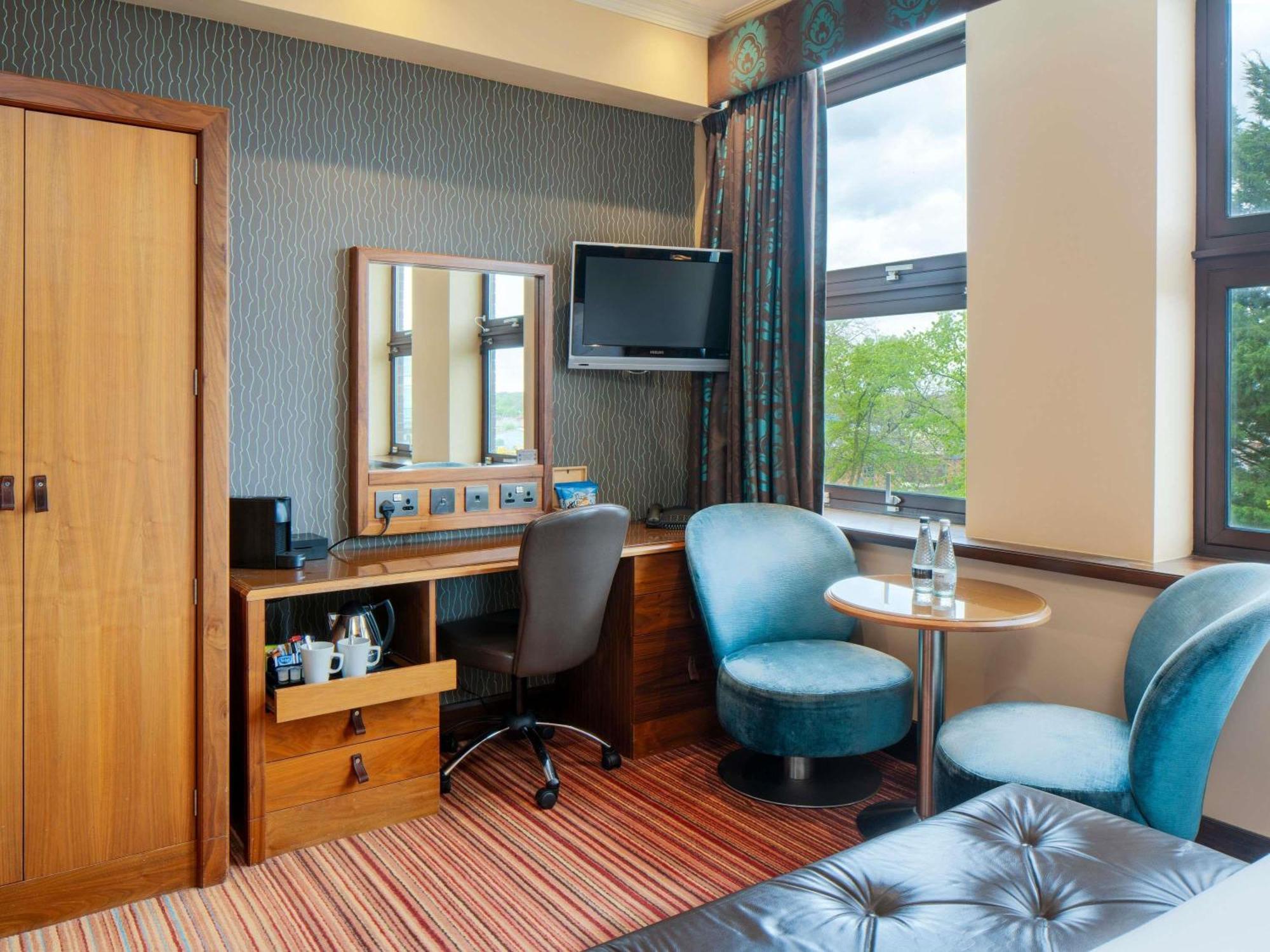 Classic Double Room Mobility Access Kings Wing