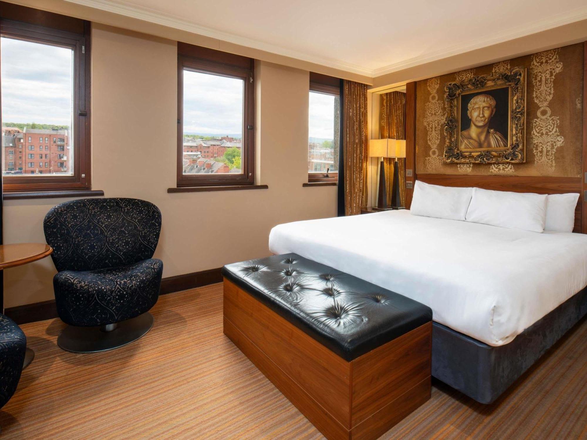 Classic Double Room Mobility Access Kings Wing