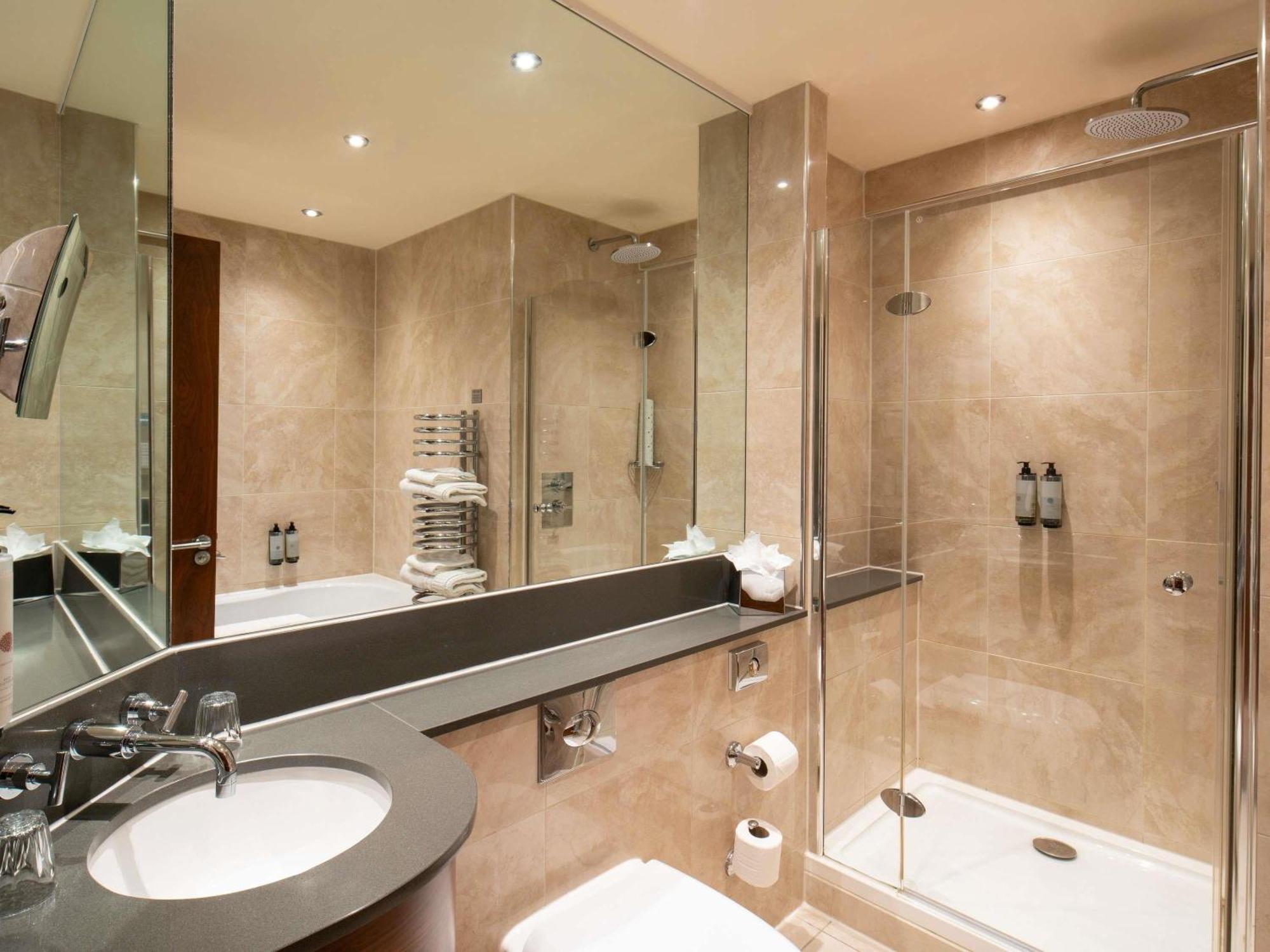 Classic Double Room Mobility Access Kings Wing