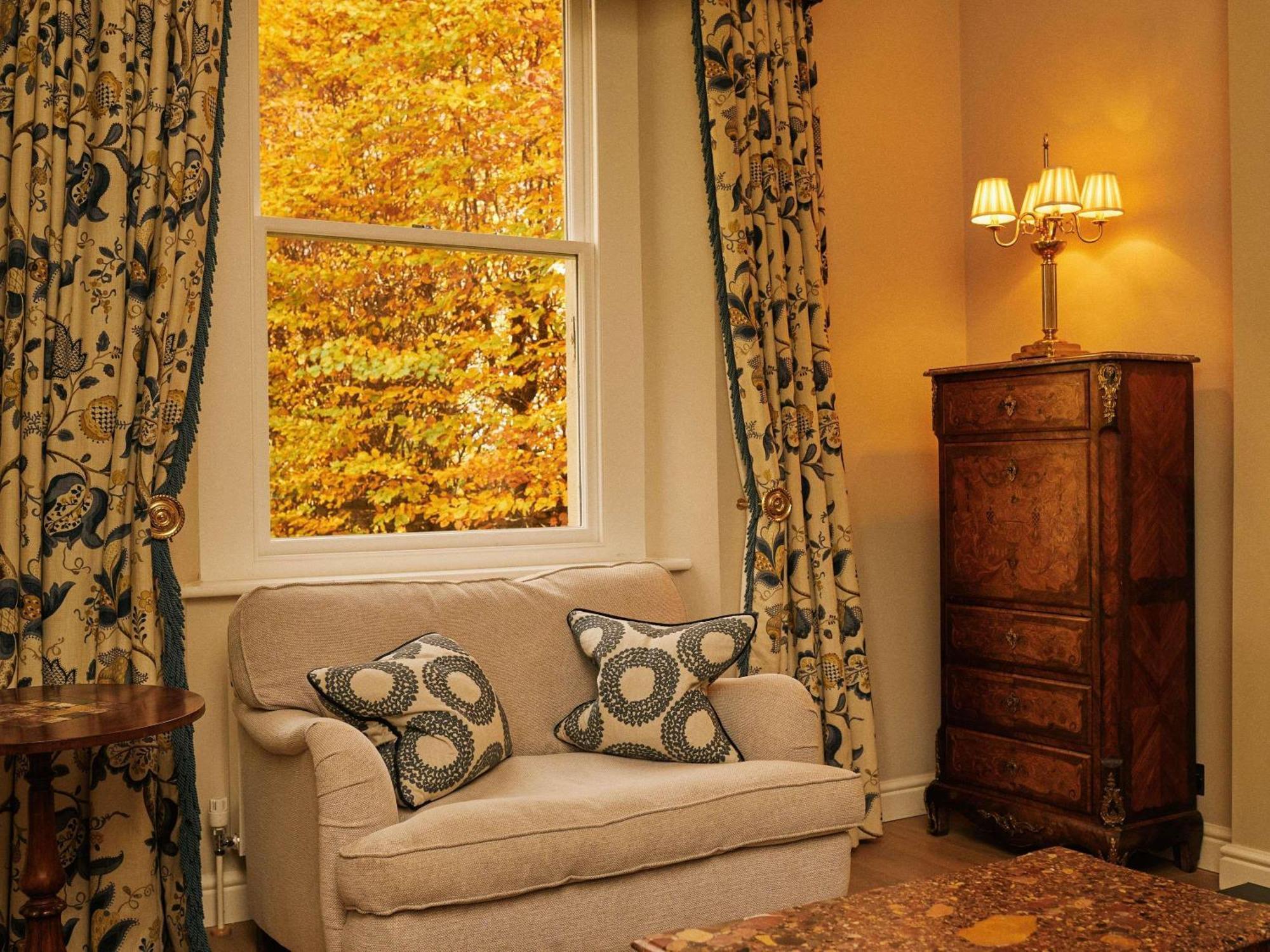 One-Bedroom Manor Cottage