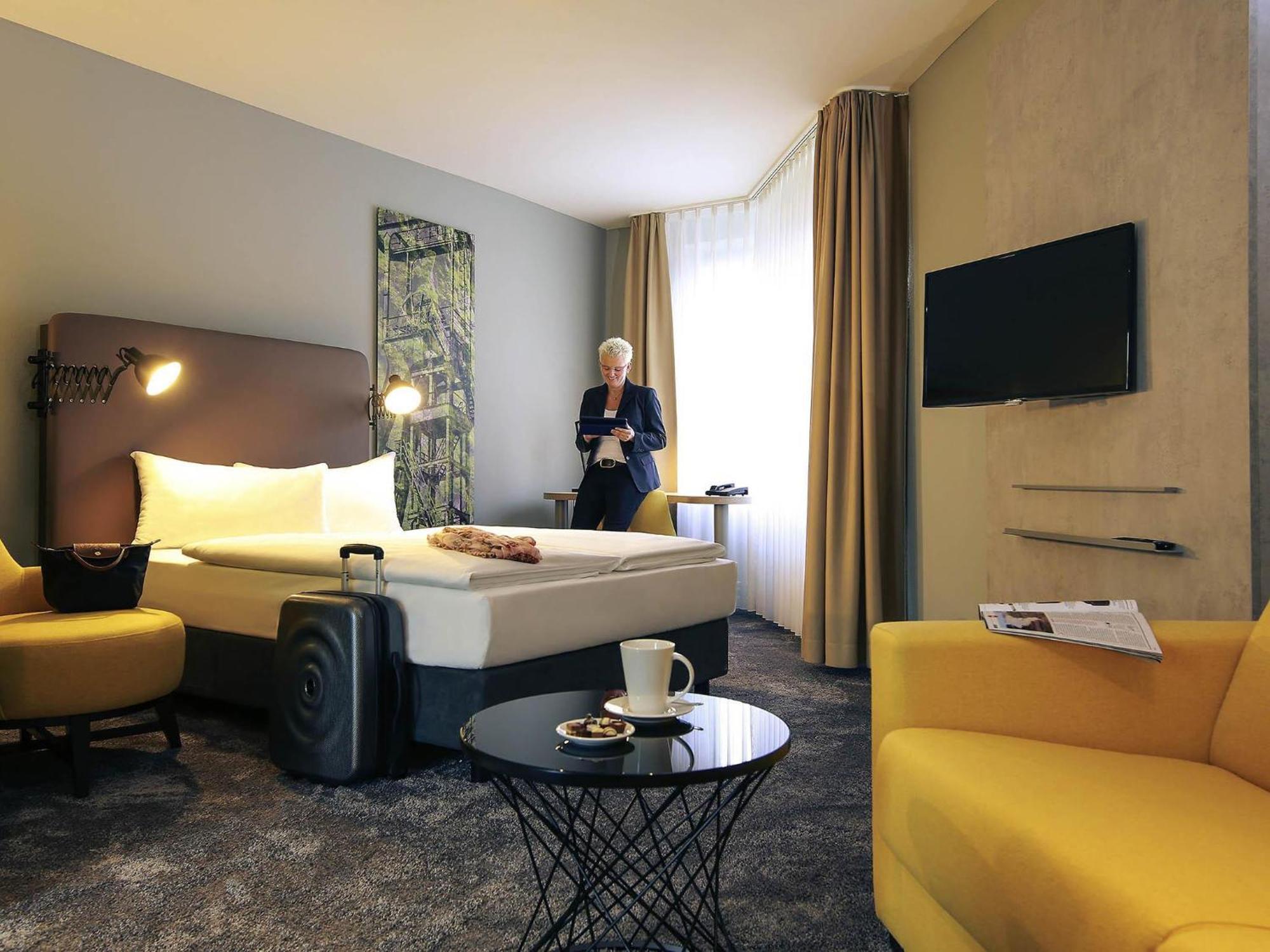 Deluxe Queen Room