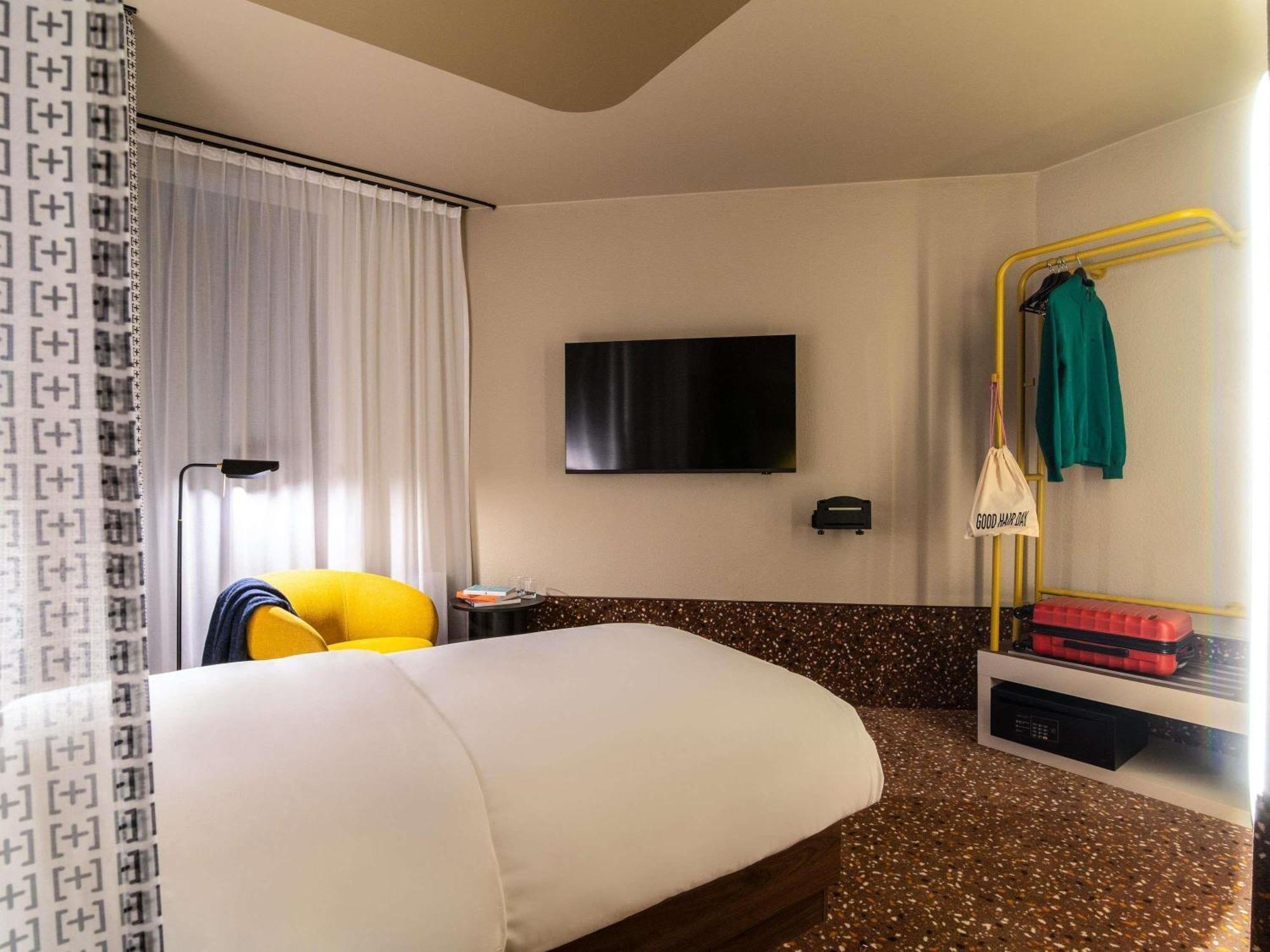 TRIBE Extra Solo Room Mobility Accessible