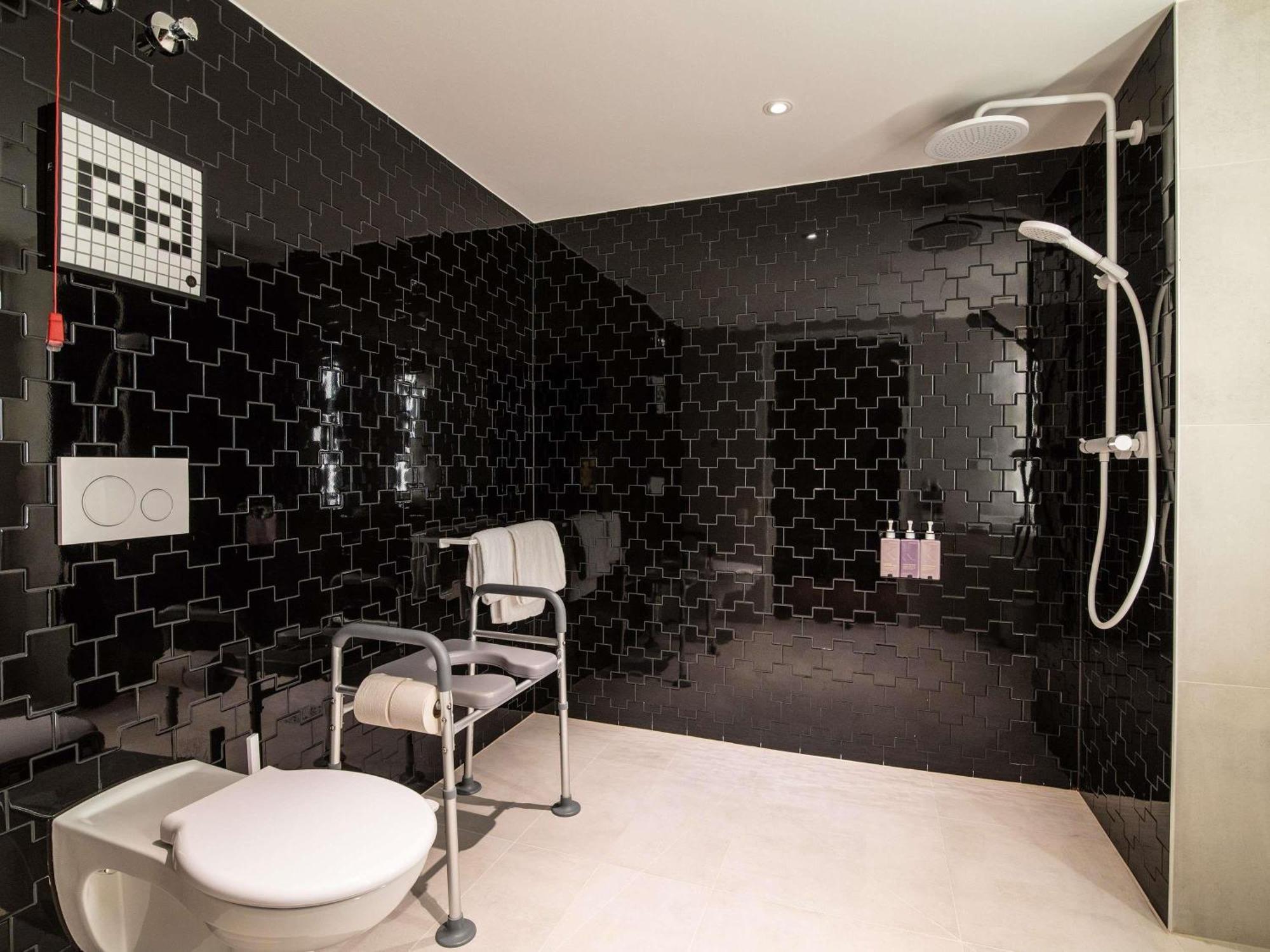 TRIBE Extra Solo Room Mobility Accessible