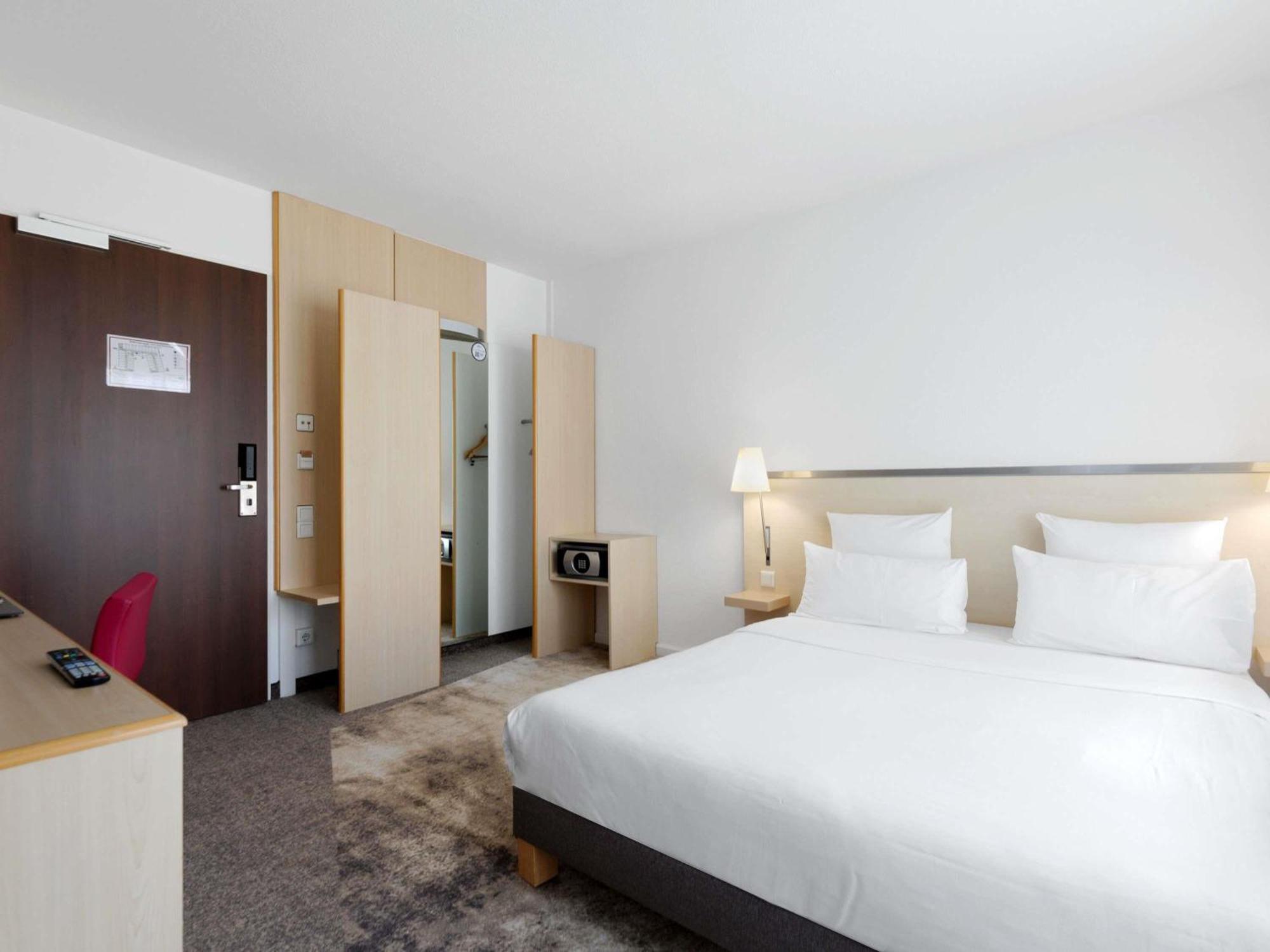 Standaard Kamer met Queensize Bed - Geschikt voor Gasten met een Lichamelijke Beperking