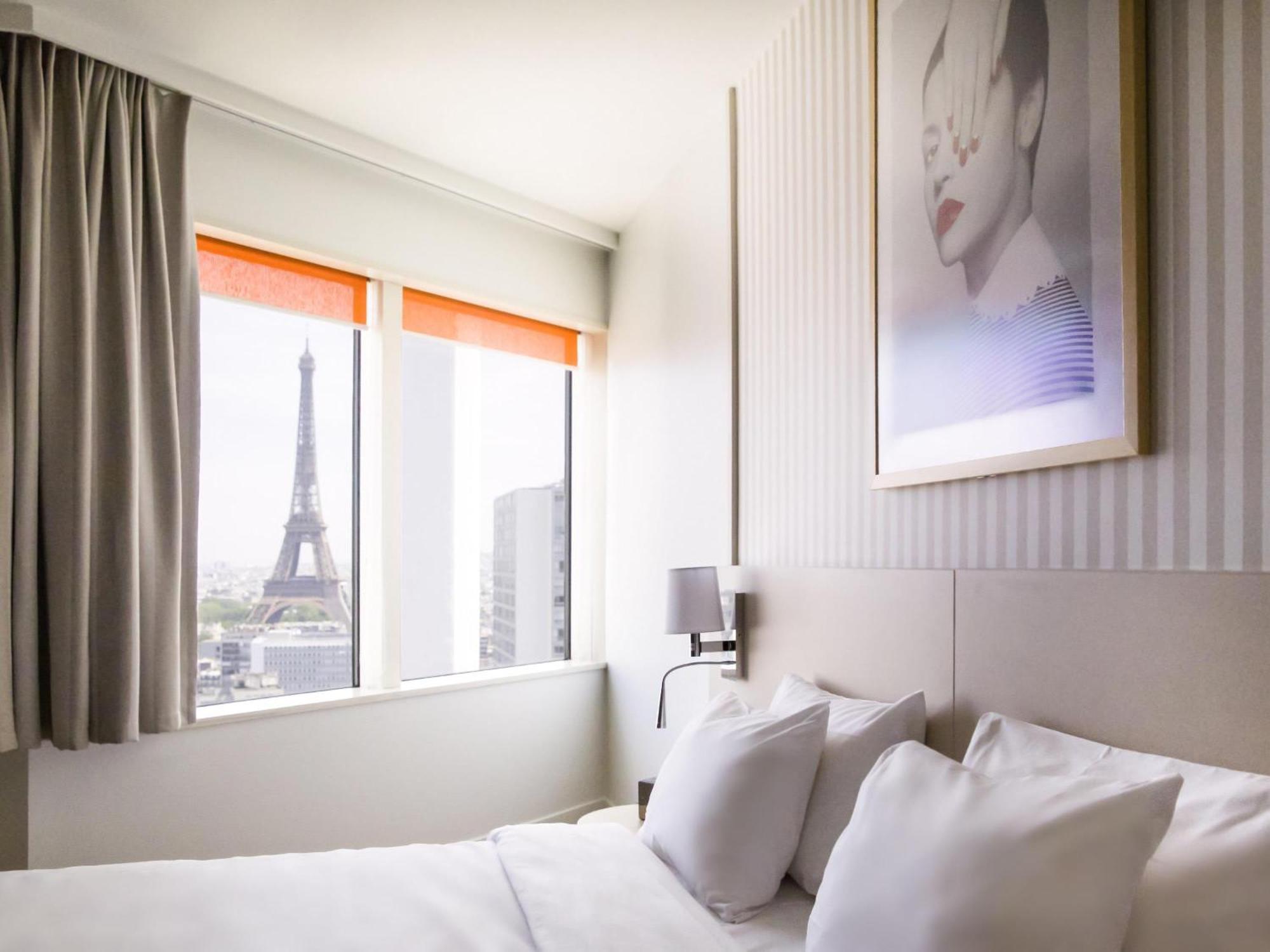One-Bedroom Apartment View on Eiffel Tower