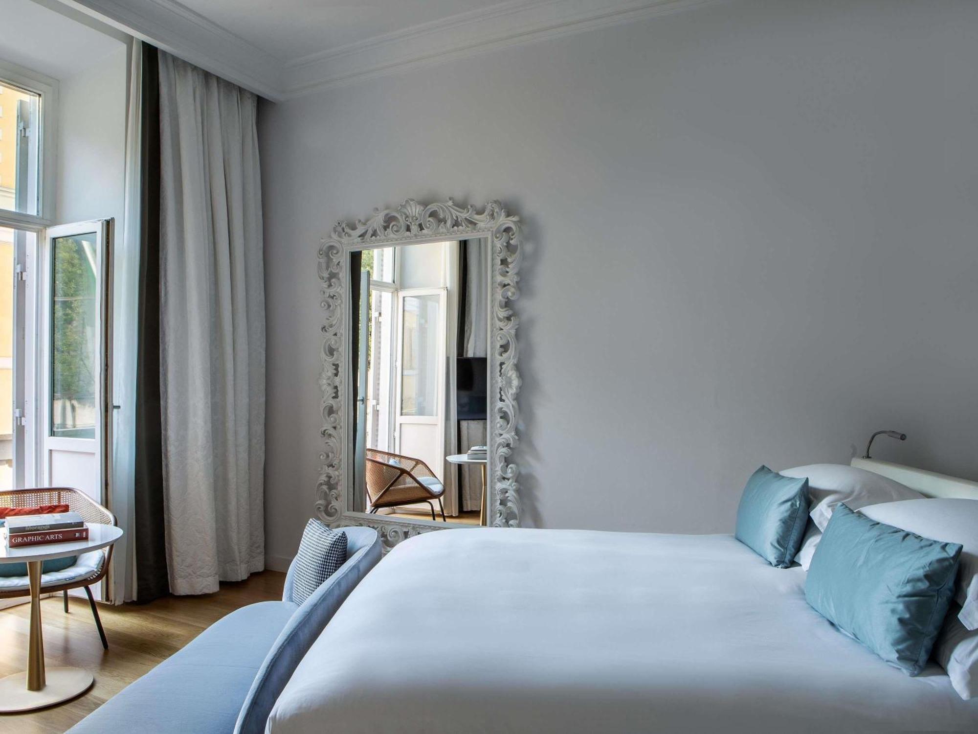 Premium Luxury Room Juliet Balcony