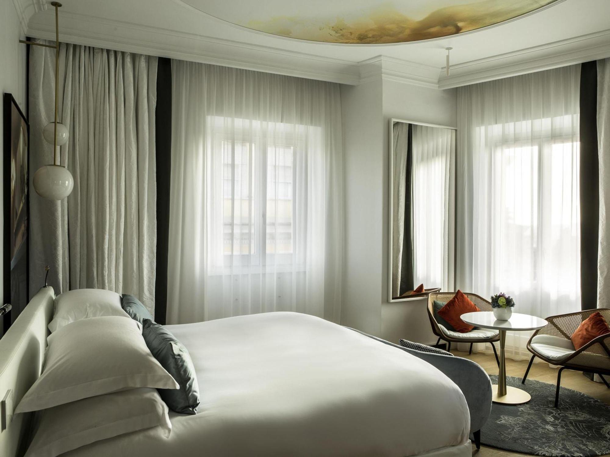 Premium Luxury Room