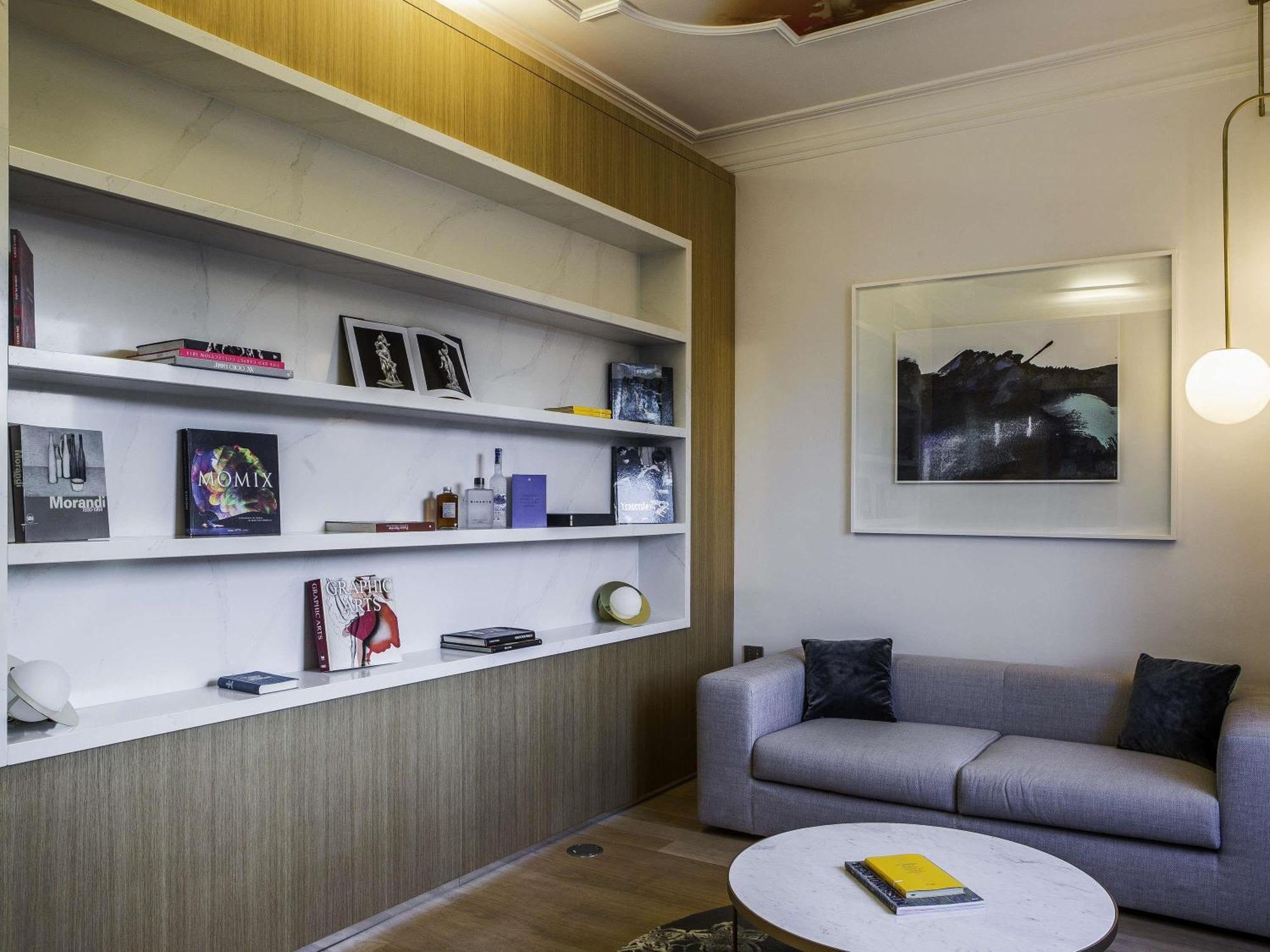 Deluxe King Suite